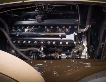 Под капотом 1932 Lincoln Model KB 5-passenger Sedan (235)