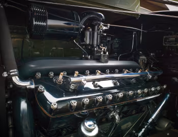 Под капотом 1932 Lincoln Model KB 5-passenger Sedan (235)