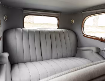 Интерьер 1933 Lincoln Model KB 7-passenger Sedan (257-A)