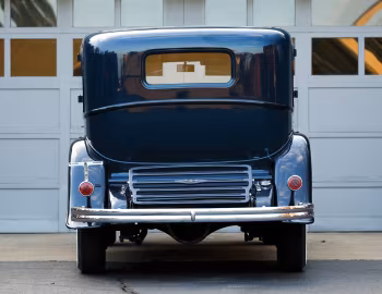 1932 Lincoln Model KB 5-passenger Sedan (235)