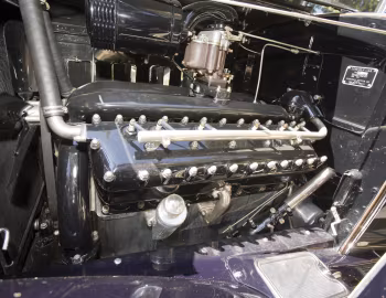 Под капотом 1932 Lincoln Model KB 2-window Berline by Judkins (243-A)