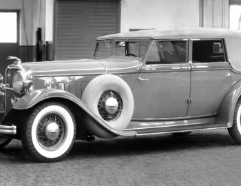 1932 Lincoln Model KB Convertible Sedan by Dietrich (241)