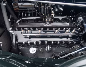 Sous la capuche 1933 Lincoln Model KB Custom Convertible Sedan by Dietrich (#2005)