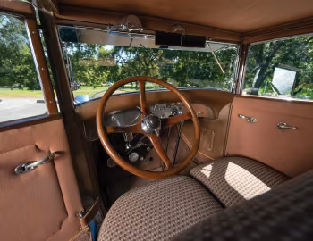 Торпедо 1930 Lincoln Model L Town Sedan