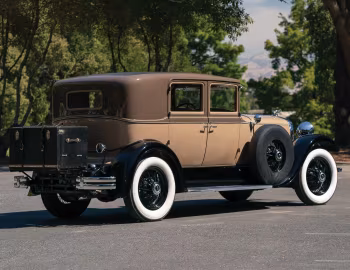 1930 Lincoln Model L Town Sedan