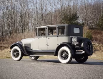 1925 Lincoln Model L Sedan by Judkins (114В)