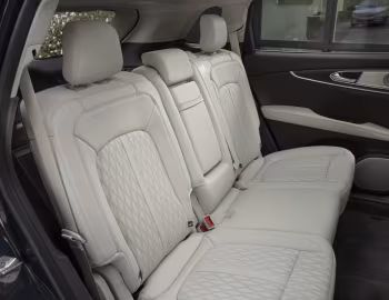 Интерьер 2021–23 Lincoln Nautilus Black Label [North America] '2020–23