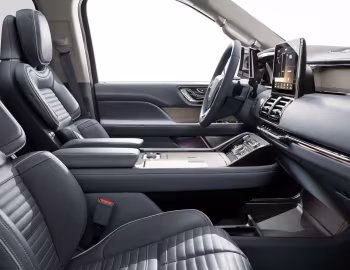 Интерьер 2018–21 Lincoln Navigator Black Label [North America] '2017–21