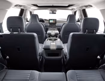 Интерьер 2018–21 Lincoln Navigator Black Label [North America] '2017–21