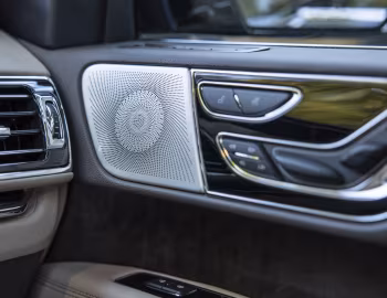 Интерьер 2022–24 Lincoln Navigator L [North America] '2021–24