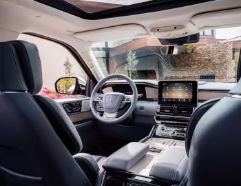 Интерьер 2018–21 Lincoln Navigator Black Label [North America] '2017–21