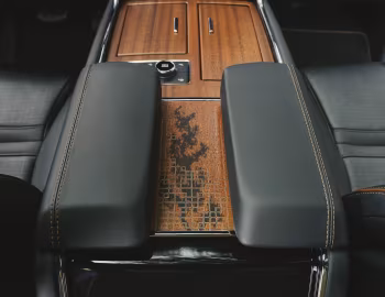Интерьер 2022–24 Lincoln Navigator Black Label '2021–24