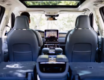Интерьер 2018–21 Lincoln Navigator Black Label [North America] '2017–21