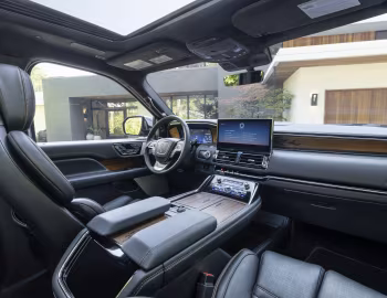 Интерьер 2022–24 Lincoln Navigator Black Label '2021–24