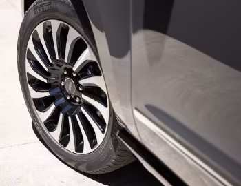 2022–24 Lincoln Navigator Black Label '2021–24