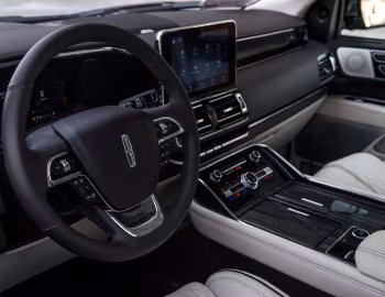 Интерьер Lincoln Navigator Presidential [China] '2017–21