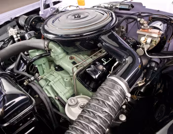 Под капотом 1956 Lincoln Premiere Convertible (76B)