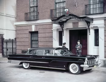 1959 Lincoln Premiere Sedan (53В)