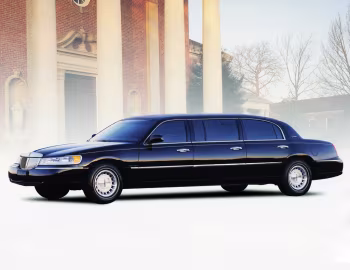 2001 Superior-Lincoln Town Car Limousine