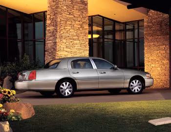 2003–11 Lincoln Town Car '2003–08.2011