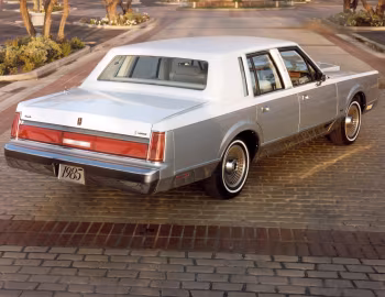 1985 Lincoln Town Car "Cartier Designer Series" (96 54D)