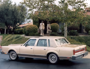 1981 Lincoln Town Car Signature Series (94 54D)