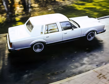 1985 Lincoln Town Car (96 54D)
