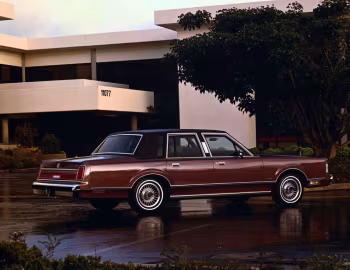 1985 Lincoln Town Car (96 54D)