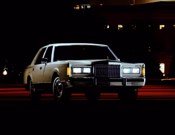 1988 Lincoln Town Car (81 54D)