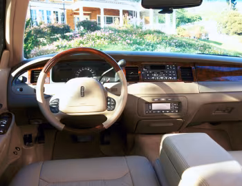 Торпедо 1998–2002 Lincoln Town Car Signature Series