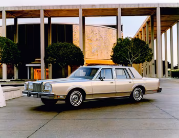 1981 Lincoln Town Car Signature Series (94 54D)