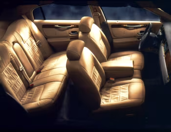 Интерьер 1998–2002 Lincoln Town Car Signature Series
