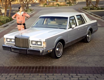1985 Lincoln Town Car "Cartier Designer Series" (96 54D)