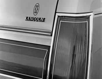 1987 Lincoln Town Car "Cartier Designer Series" (83 54D)