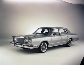 1983 Lincoln Town Car "Cartier Designer Series" (96 54D)