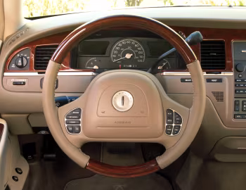 Торпедо 2003 Lincoln Town Car Cartier L (M85)