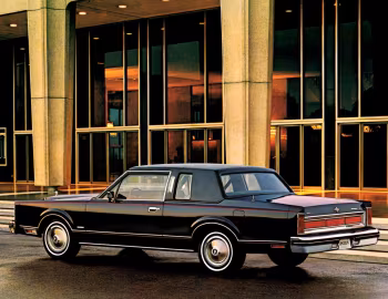 1981 Lincoln Town Car Coupe (93 66D)