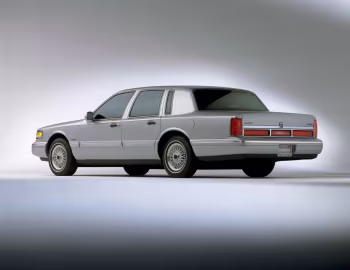 1995–97 Lincoln Town Car Signature Series (M82) '1994–09.1997