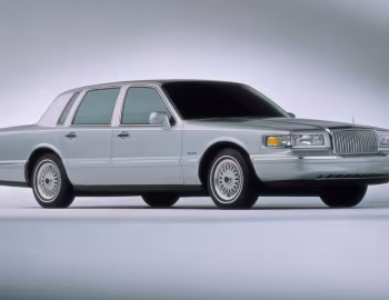 1995–97 Lincoln Town Car Signature Series (M82) '1994–09.1997