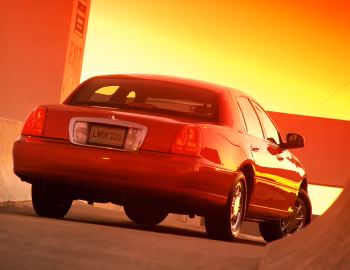 1998–2002 Lincoln Town Car Touring Sedan