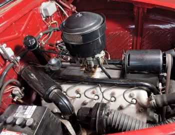 Под капотом 1940 Lincoln Zephyr Club Coupe (06H 77)