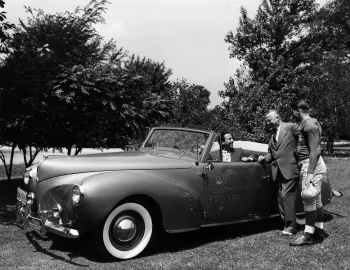 1940 Lincoln Zephyr Continental Cabriolet (06H 56)