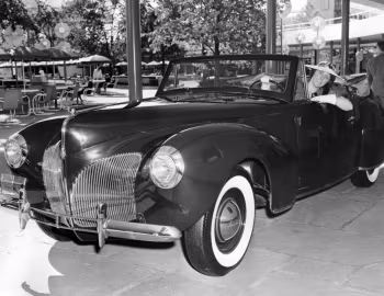 1940 Lincoln Zephyr Continental Cabriolet (06H 56)