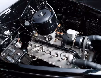 Под капотом 1938 Lincoln Zephyr Convertible Sedan (86H 740)