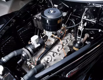 Под капотом 1938 Lincoln Zephyr Convertible Sedan (86H 740)
