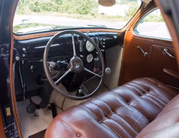 Торпедо 1937 Lincoln Zephyr Coupe (HB 720)