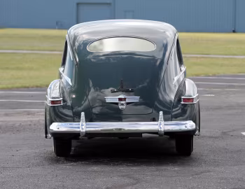 1942 Lincoln Zephyr Sedan (26H 73)