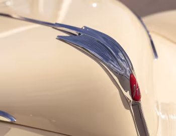 1941 Lincoln Zephyr Sedan (16H 73)