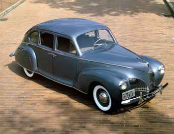 1940 Lincoln Zephyr Sedan (06H 73)