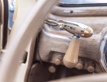 Интерьер 1941 Lincoln Zephyr Sedan (16H 73)